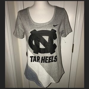 UNC Tar Heels Shirt - The Nike Tee - Size Large